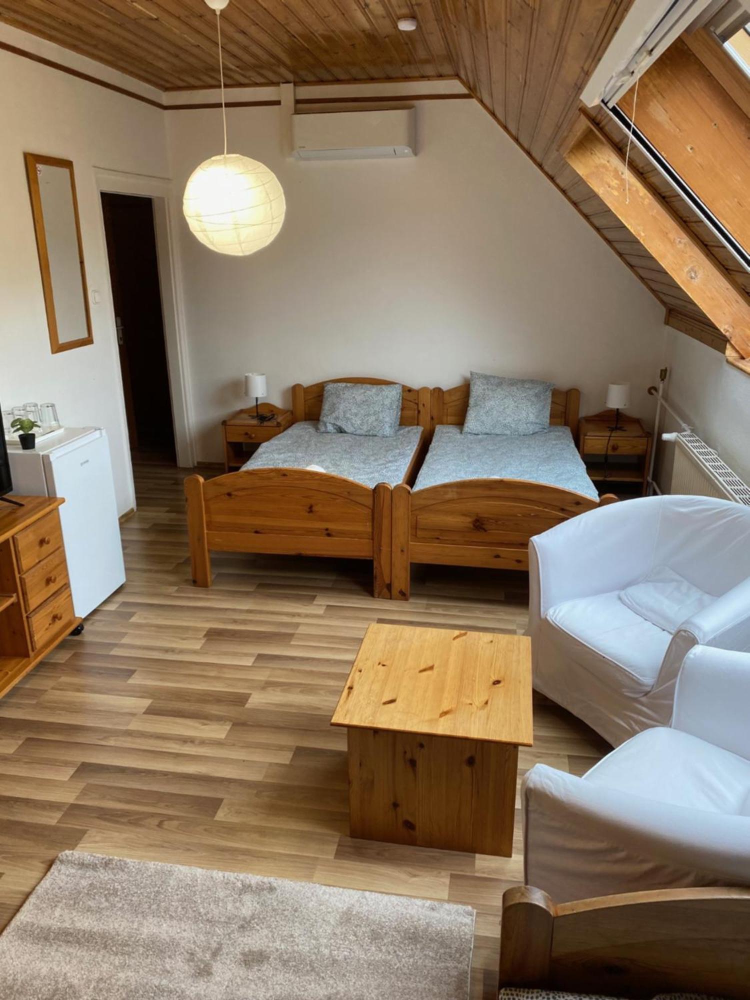 Global Apartmanhaz Vonyarcvashegy Zewnętrze zdjęcie